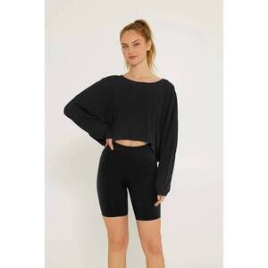 NEW CREAM YOGA alexa oversized sleeve crop top in black